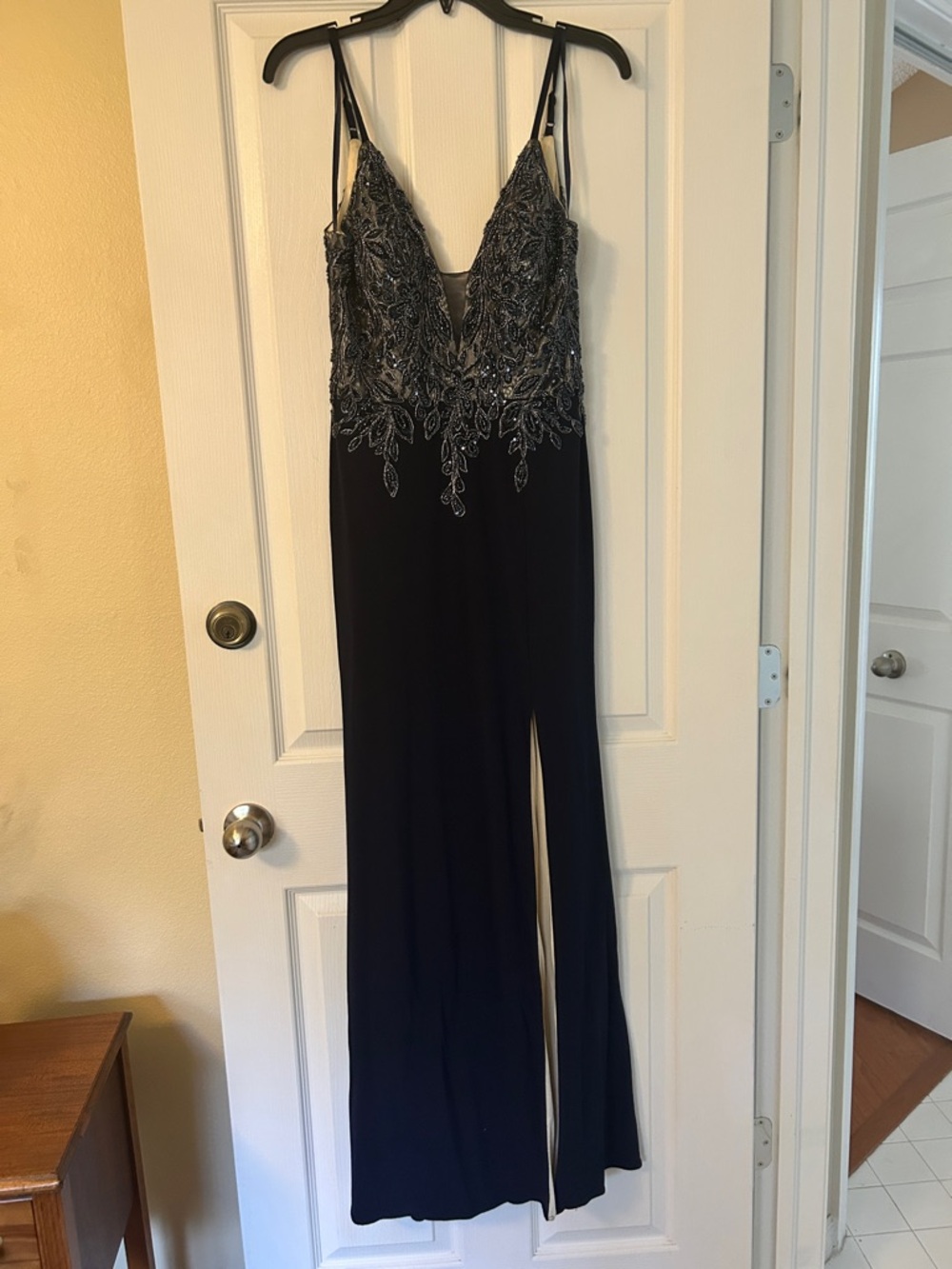Xscape Navy Blur Satin Beaded Evening Gown Dress - size 4